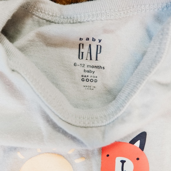 TWO PACK - Gap Onesies - Picture 5 of 5